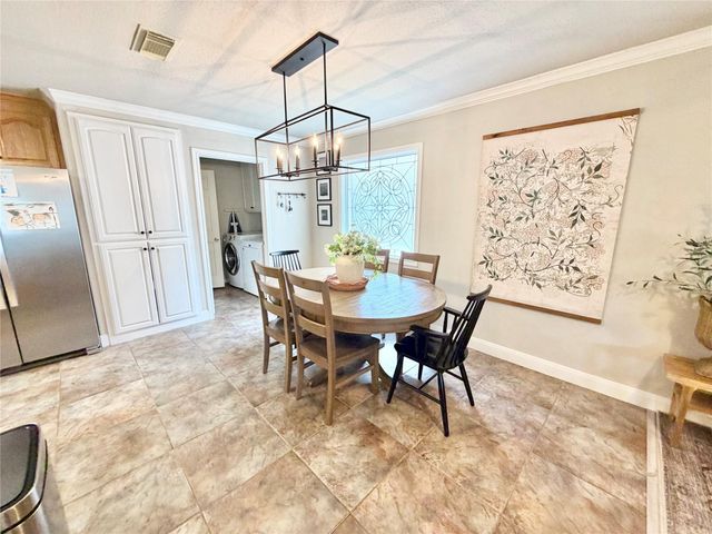 301 Friends Knoll Lane, Friendswood, TX 77546