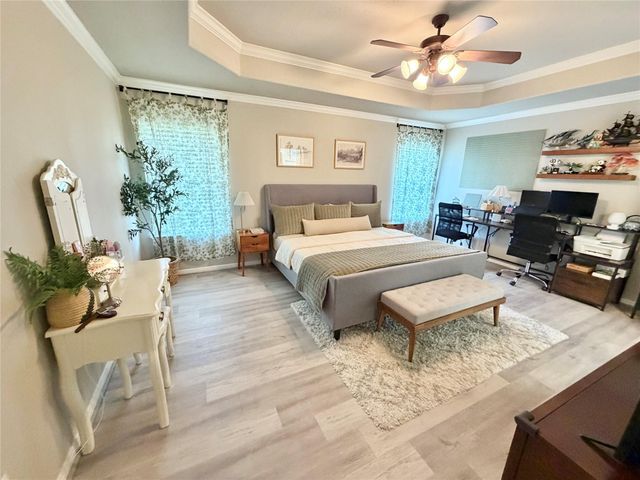301 Friends Knoll Lane, Friendswood, TX 77546