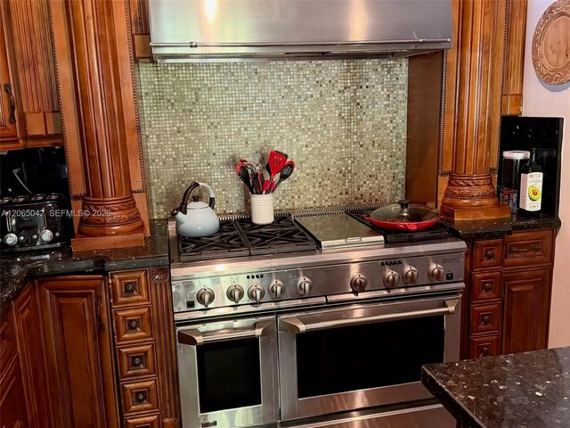 15901 NW 83rd Pl, Miami Lakes, FL 33016