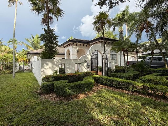 15901 NW 83rd Pl, Miami Lakes, FL 33016