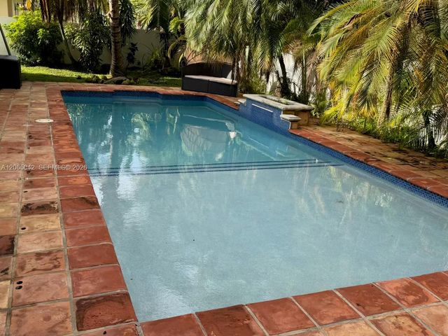 15901 NW 83rd Pl, Miami Lakes, FL 33016