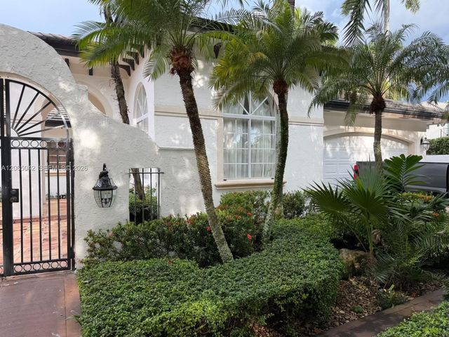 15901 NW 83rd Pl, Miami Lakes, FL 33016