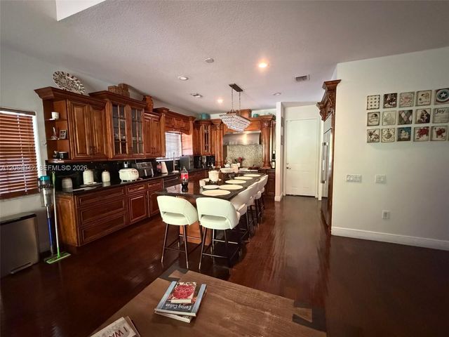 15901 NW 83rd Pl, Miami Lakes, FL 33016
