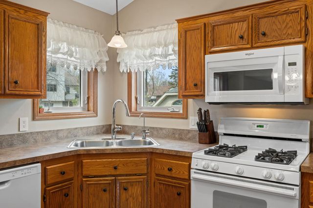 6345 Bailey Trail, Inver Grove Heights, MN 55077