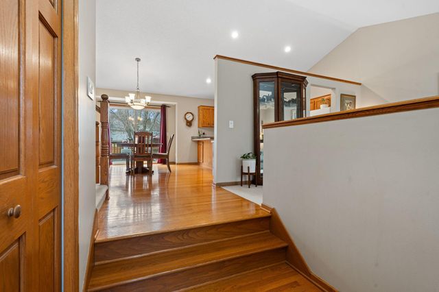 6345 Bailey Trail, Inver Grove Heights, MN 55077