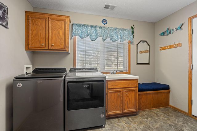 6345 Bailey Trail, Inver Grove Heights, MN 55077