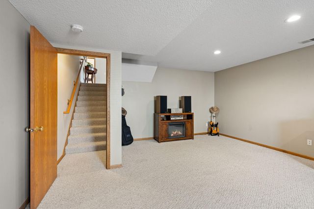 6345 Bailey Trail, Inver Grove Heights, MN 55077