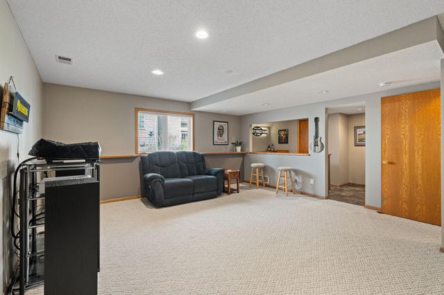 6345 Bailey Trail, Inver Grove Heights, MN 55077