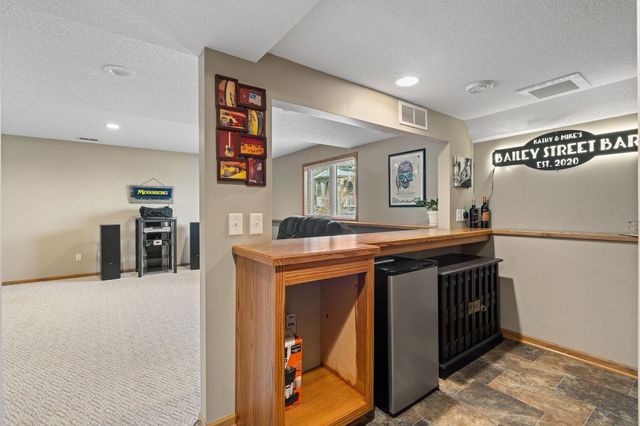 6345 Bailey Trail, Inver Grove Heights, MN 55077