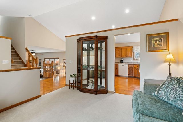 6345 Bailey Trail, Inver Grove Heights, MN 55077