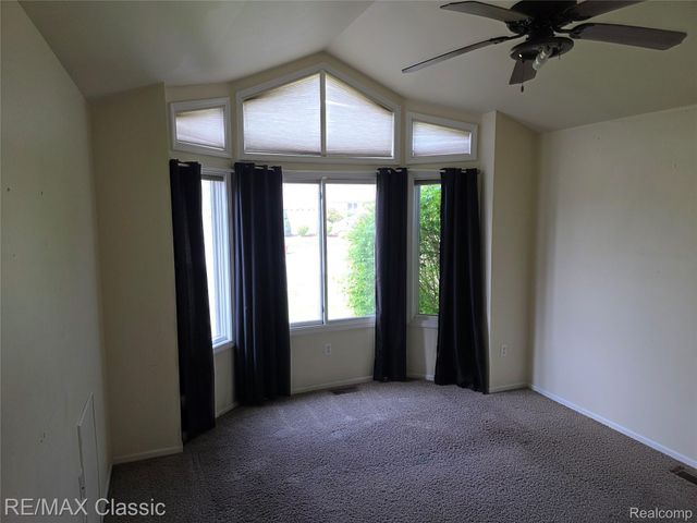 21966 Hunter Circle S, Taylor, MI 48180
