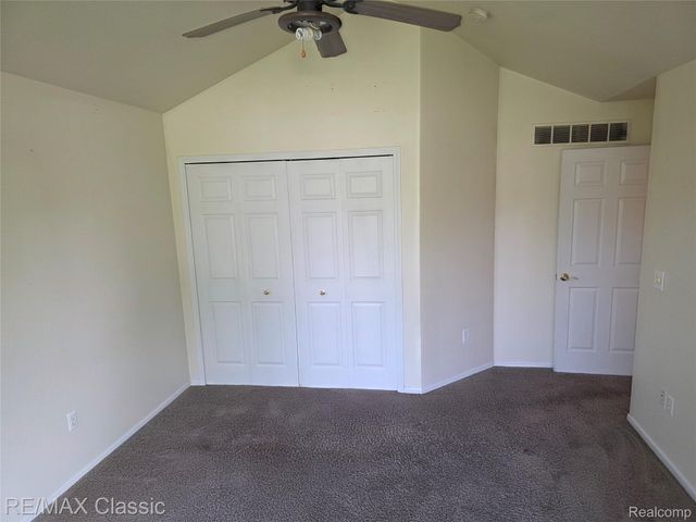 21966 Hunter Circle S, Taylor, MI 48180