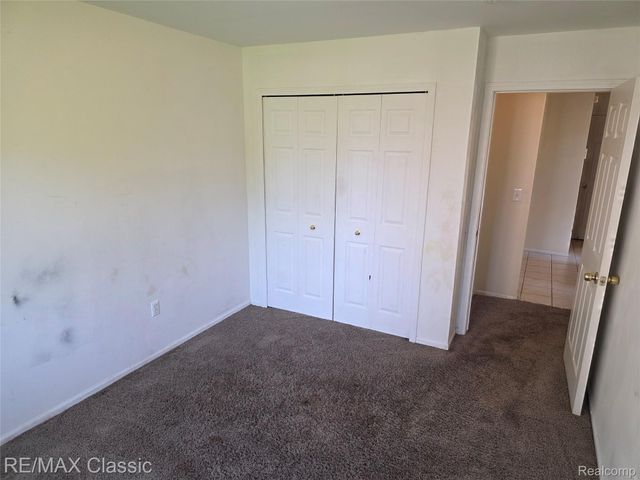 21966 Hunter Circle S, Taylor, MI 48180