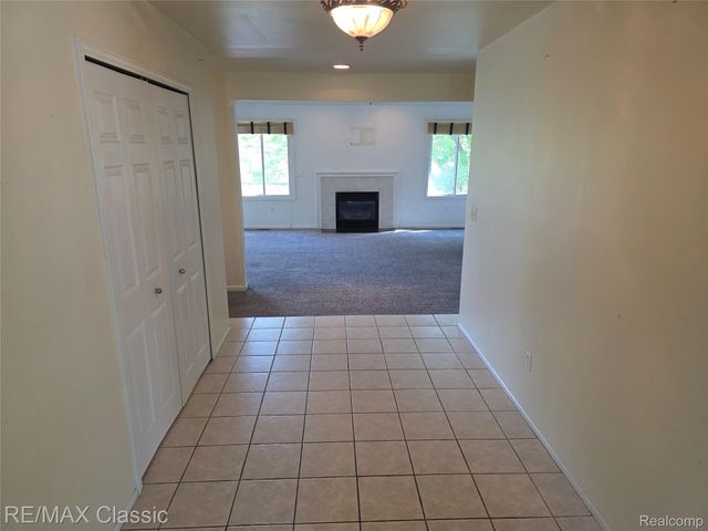 21966 Hunter Circle S, Taylor, MI 48180