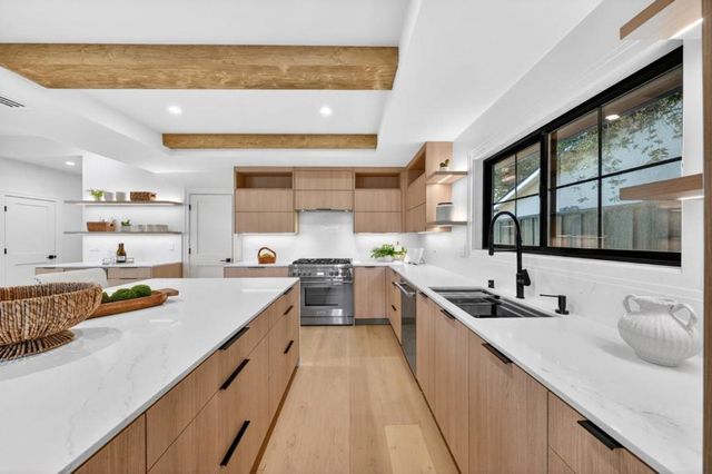 242 Howes Drive, Los Gatos, CA 95032