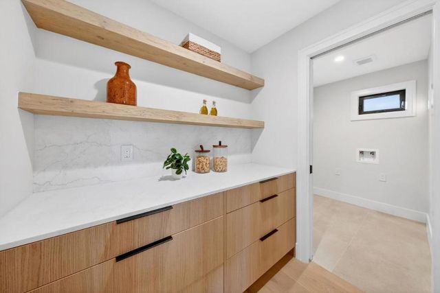 242 Howes Drive, Los Gatos, CA 95032