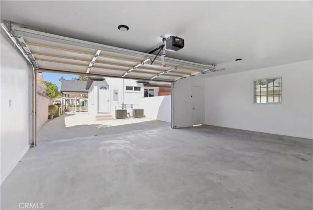 3972 Hubert Avenue, Los Angeles, CA 90008