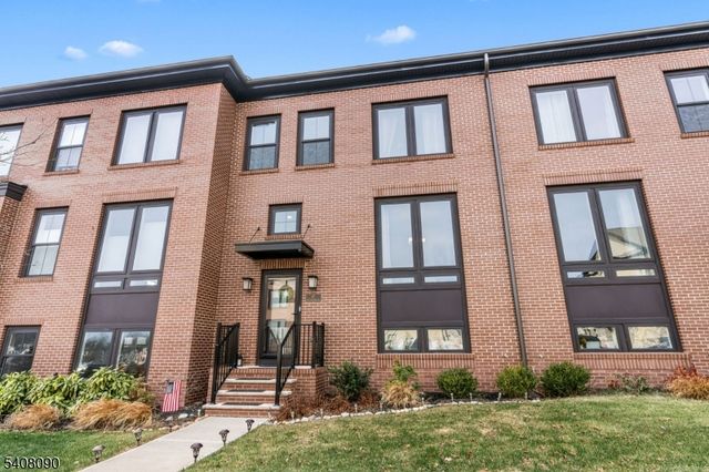 87 E Hartwick Dr, Montgomery Twp., NJ 08558