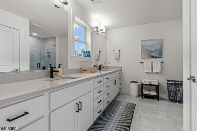 87 E Hartwick Dr, Montgomery Twp., NJ 08558