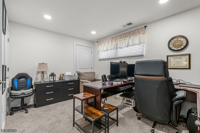 87 E Hartwick Dr, Montgomery Twp., NJ 08558