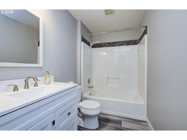 7407 Ne 43RD St, Vancouver, WA 98662