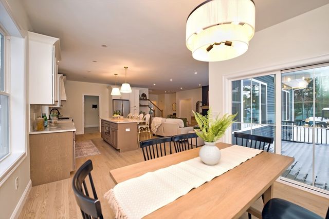 408 Flag Swamp Rd, Dartmouth, MA 02747