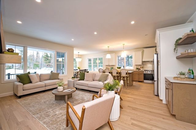 408 Flag Swamp Rd, Dartmouth, MA 02747