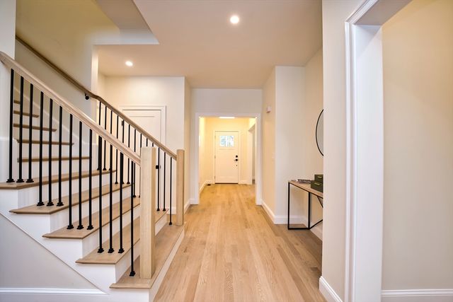 408 Flag Swamp Rd, Dartmouth, MA 02747