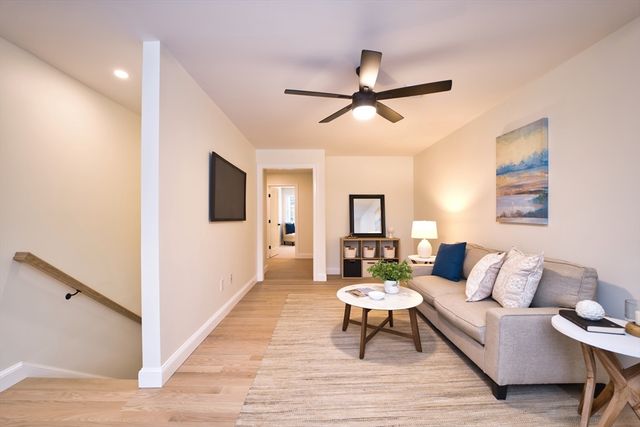 408 Flag Swamp Rd, Dartmouth, MA 02747