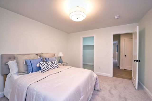 408 Flag Swamp Rd, Dartmouth, MA 02747