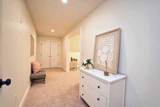 408 Flag Swamp Rd, Dartmouth, MA 02747