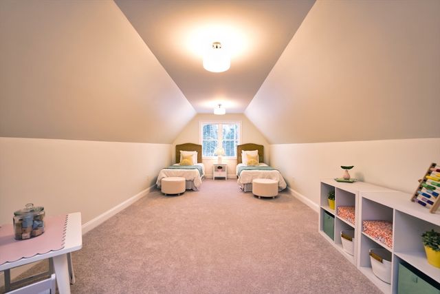 408 Flag Swamp Rd, Dartmouth, MA 02747