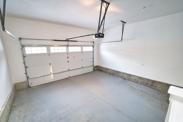 408 Flag Swamp Rd, Dartmouth, MA 02747