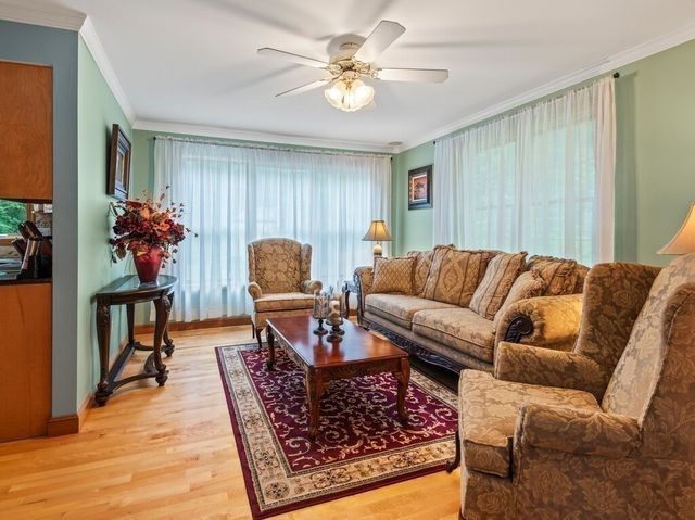 9 Santom St, Auburn, MA 01501