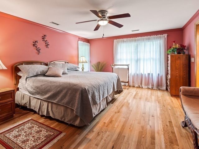 9 Santom St, Auburn, MA 01501