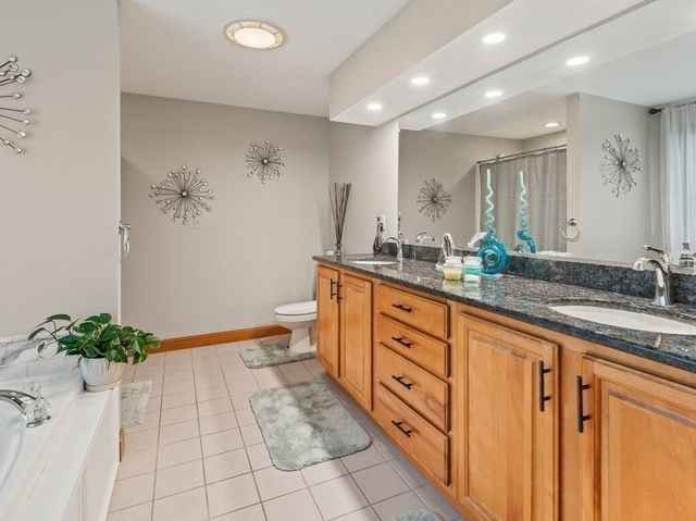 9 Santom St, Auburn, MA 01501