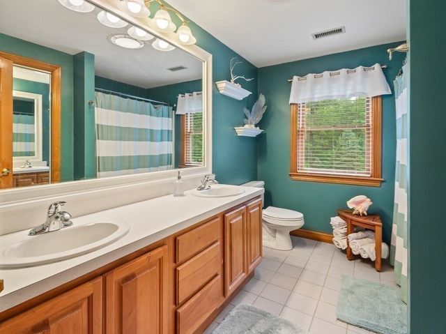 9 Santom St, Auburn, MA 01501