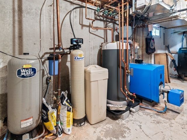 9 Santom St, Auburn, MA 01501