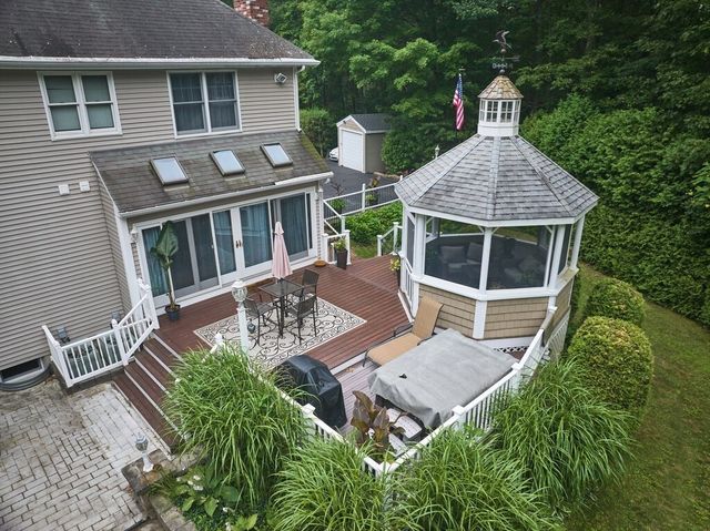 9 Santom St, Auburn, MA 01501