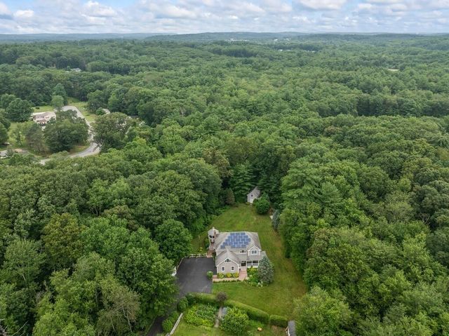 9 Santom St, Auburn, MA 01501