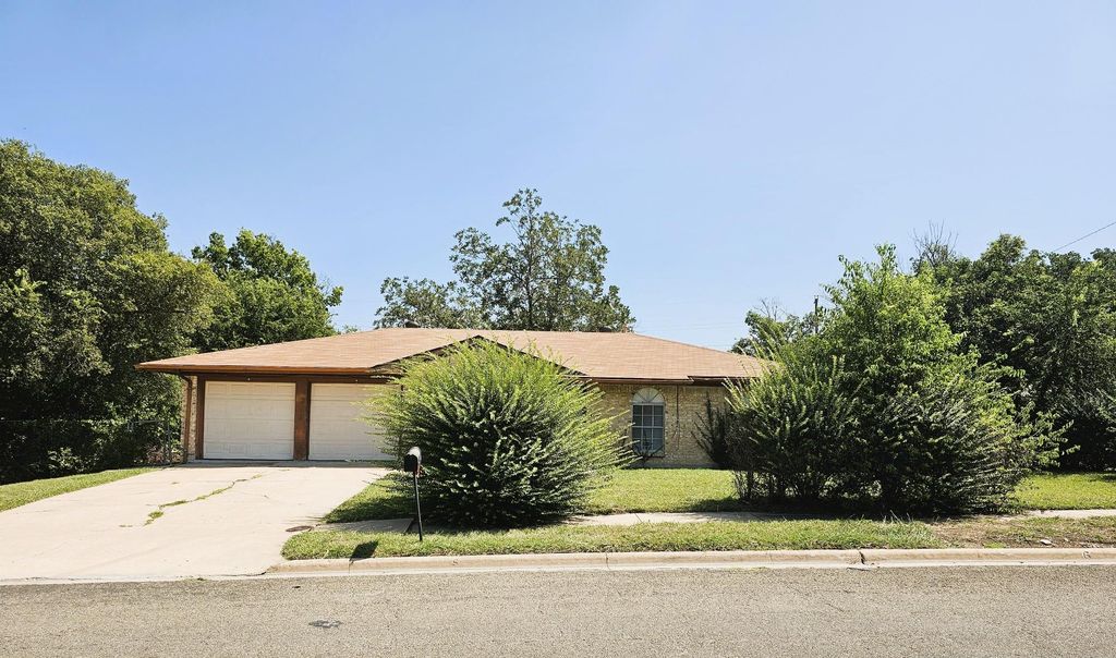 305 Williams ST, Copperas Cove, TX 76522