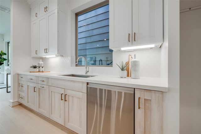 1012 E 26th Street, Houston, TX 77009