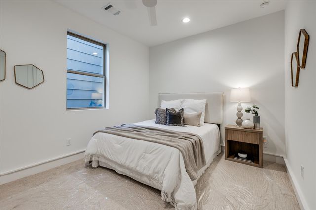 1012 E 26th Street, Houston, TX 77009
