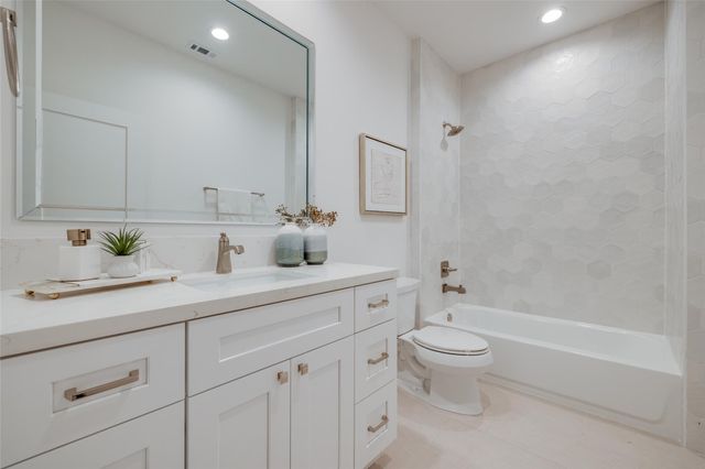 1012 E 26th Street, Houston, TX 77009