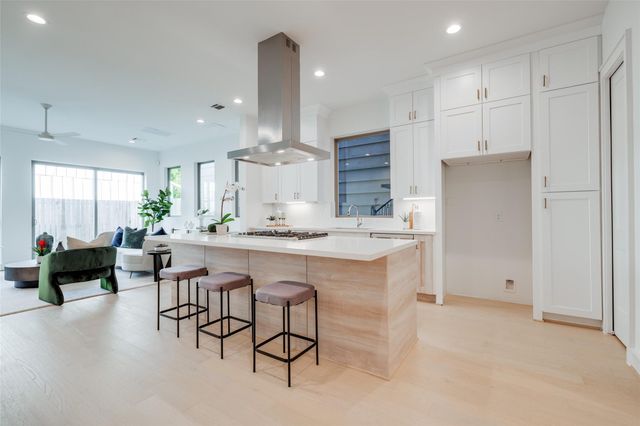 1012 E 26th Street, Houston, TX 77009