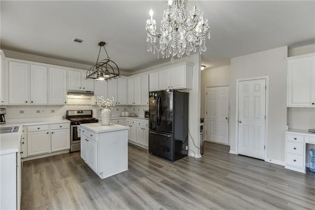3270 Royal Creek Way SW, Lilburn, GA 30047