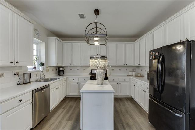 3270 Royal Creek Way SW, Lilburn, GA 30047