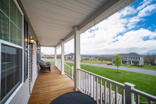 64 Fox Hill Run, Rock Tavern, NY 12575