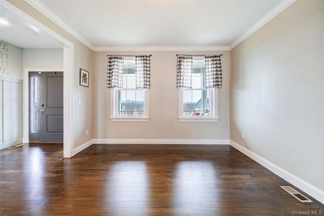 64 Fox Hill Run, Rock Tavern, NY 12575