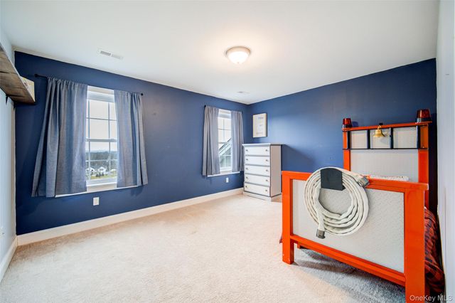 64 Fox Hill Run, Rock Tavern, NY 12575